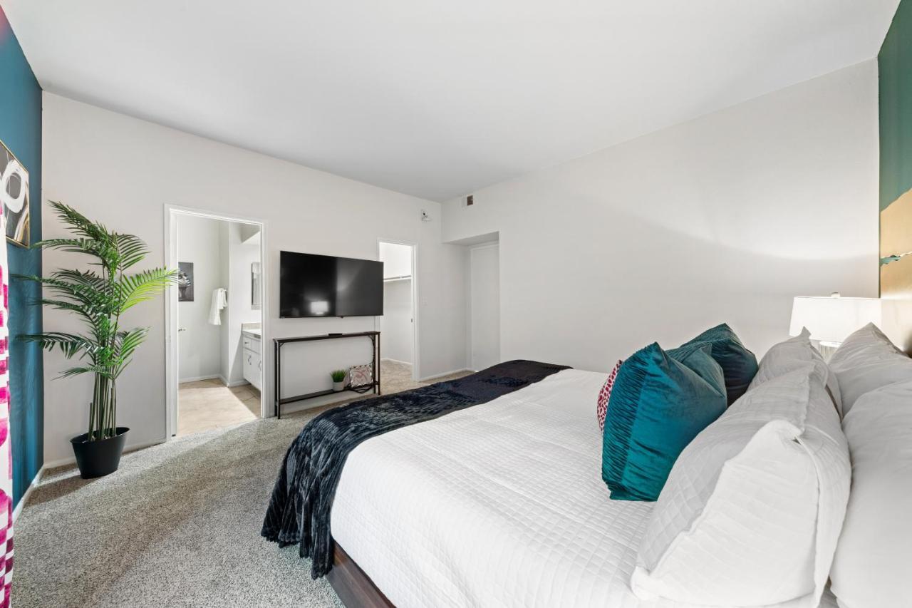 Beverly Hills Chic 2 Bed 2Bath With Patio And Parking 309 Los Angeles Luaran gambar