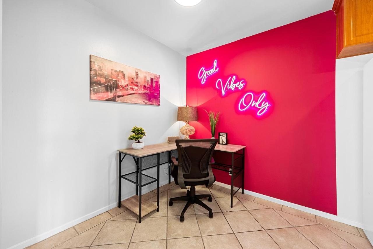 Beverly Hills Chic 2 Bed 2Bath With Patio And Parking 309 Los Angeles Luaran gambar