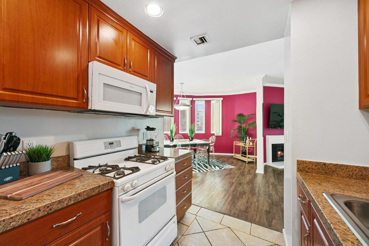 Beverly Hills Chic 2 Bed 2Bath With Patio And Parking 309 Los Angeles Luaran gambar